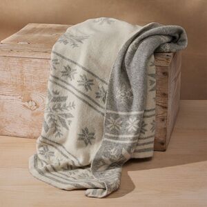 Sundance Snowflake Falls Throw Blanket